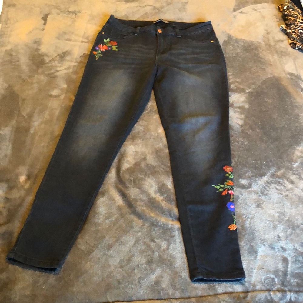 Women’s size 10 simply be denim super soft sophia fly front jegging